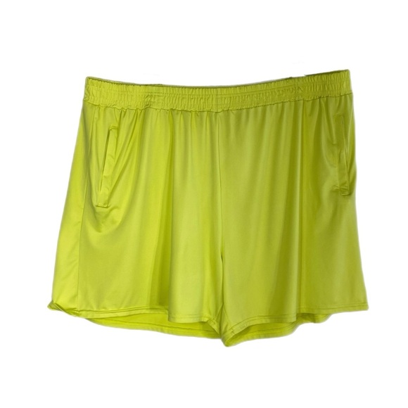 Real Essentials Women’s Relaxed Fit Active Dry-Fit Zipper Pocket Shorts - Picture 1 of 4